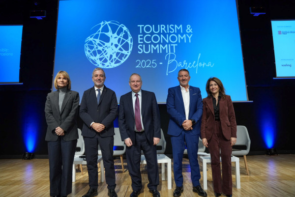 Jordi ici défend la direction de l'Espagne en tant que puissance touristique