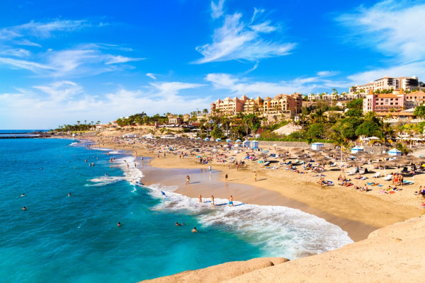 Frappez dans les hôtels de Tenerife par semaine sainte: dernière heure