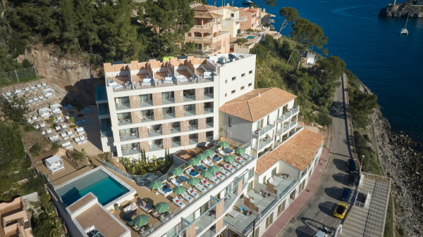 C'est l'hôtel qui est passé de 1 à 4 étoiles dans une ville célèbre à Majorque