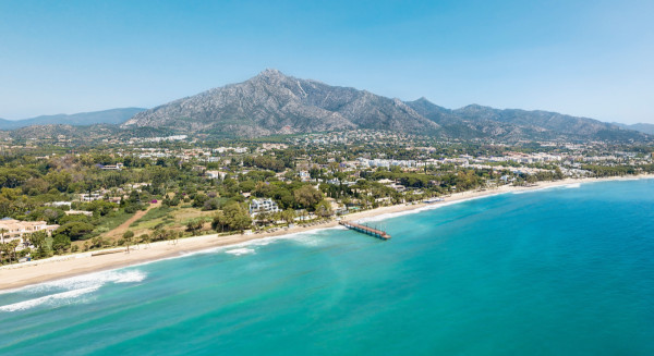 Ils expliquent les Squades du Future Four Seasons Hotel à Marbella