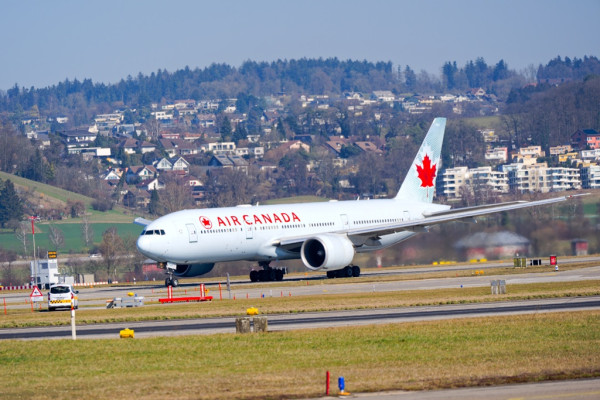 Air Canada met fin à la grève et prend des vols