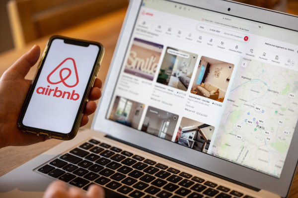 Airbnb condamné à une amende de 64 millions d'euros pour des annonces touristiques sans licence