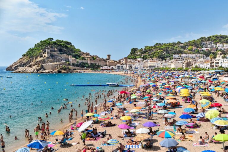 Combien d’argent les Espagnols dépenseront-ils pour leurs vacances d’août ?
