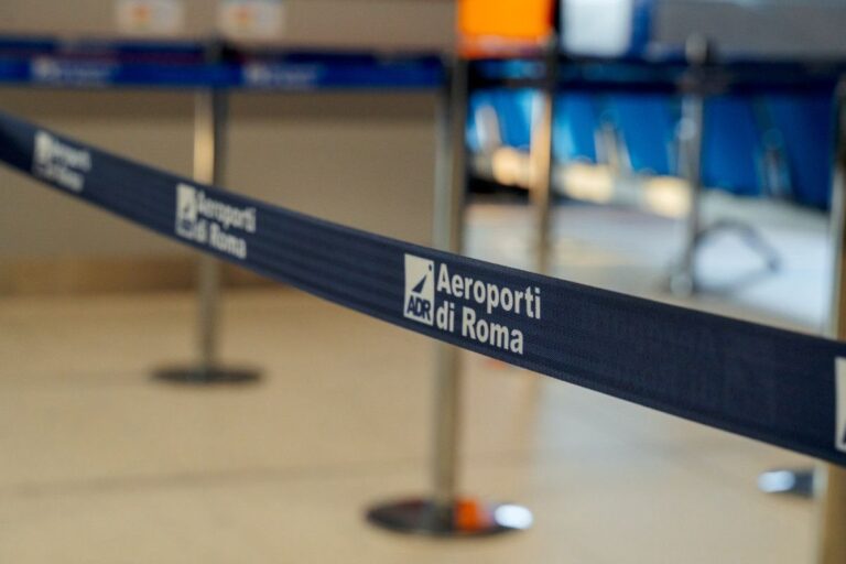 L'Espagne impose des contrôles aux voyageurs en provenance d'Italie dans les ports et aéroports